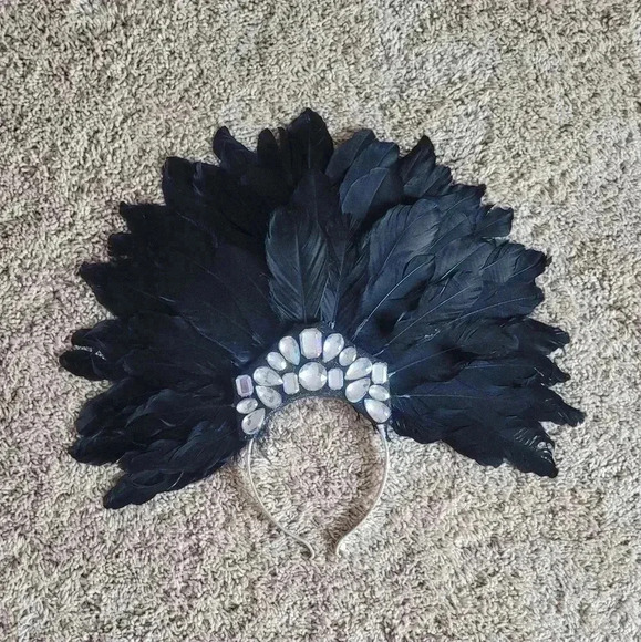 Handmade Black Feather Headpiece - Picture 1 of 5